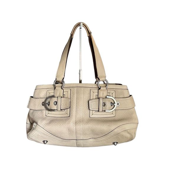 Coach Handbags - Coach Hamptons Cream Pebbled Leather Shoulder bag